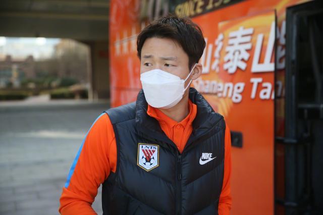 狗子28官方网站-冷冬！2021中超冬窗支出仅2381万欧 4年前达4亿欧